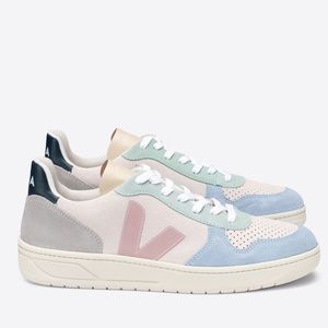 NWT v-10 suede multicolor natural babe Veja sneakers/ tennis shoes women’s 10